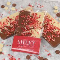 Strawberries &amp; Cream Belgian Chocolate Bar (95g)