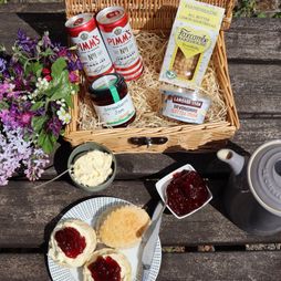 Pimm's Cream Tea For Two Hamper