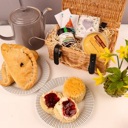 Cornish Steak Pasty &amp; Devon Cream Tea Hamper