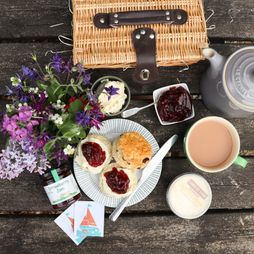 Fruit Scone Cream Tea for Two Hamper