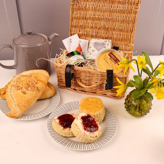 Cornish Cheese & Onion Pasty & Devon Cream Tea Hamper | Westcountry ...