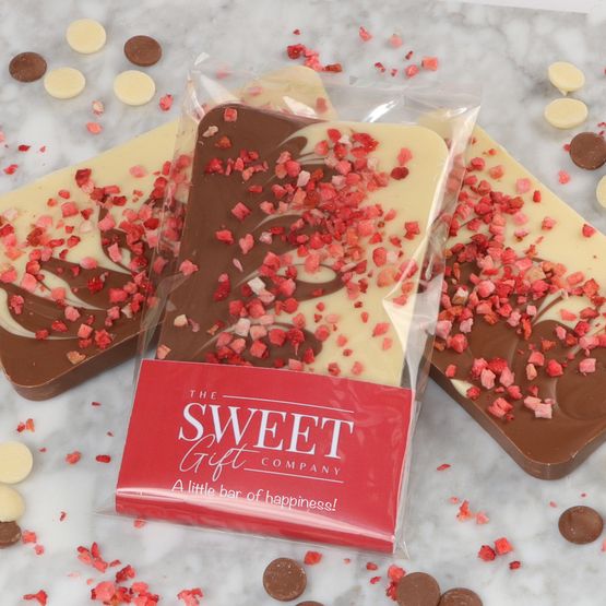 Strawberries &amp; Cream Belgian Chocolate Bar (95g)