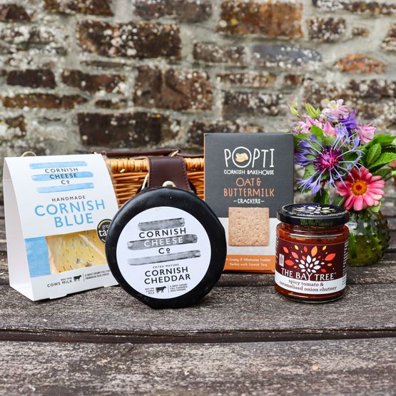 Cornish Cheese And Biscuit Hamper